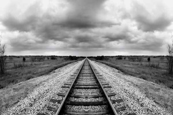 Chemin de fer photographié avec le Carl Zeiss 16mm F2.8 F-Distagon T* cinémodé en monture EF